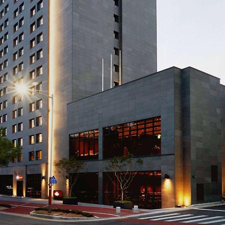 Ramada By Wyndham Gunsan Hotel Exterior foto